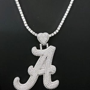 Colgante Personalizado con Letra A y Corazón en Plata 925, Completamente Engastado con Moissanita VVS, Joyería Hip Hop - Product Image 1
