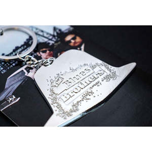 พวงกุญแจบลูส์บราเธอร์ส หมวกแฟชั่น โลหะผสม โลโก้สั่งทำได้ สไตล์การ์ตูน รูปหัวใจ สำหรับกุญแจ - Product Image 2