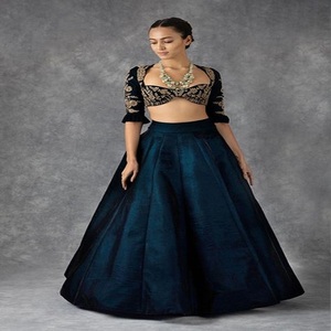 Salwar Kameez de Seda Pesada de Diseño Kanya Libas para Novias y Bodas - Product Image 2