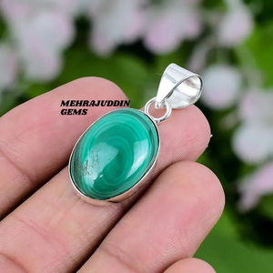 Pendentif de mode en argent sterling 925 fait à la main pierre précieuse de malachite de forme ovale avec timbre 925 pour les occasions de cadeaux - Product Image 1