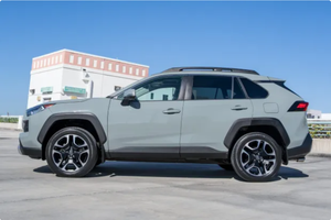 LISTO PARA CONDUCIR - USADO, VOLANTE A LA IZQUIERDA |   CONDUCCIÓN DERECHA | TOYOTA RAV4 ADVENTURE AWD 2019 con 15,000 millas - Product Image 3