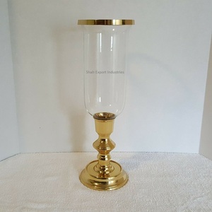 Bougeoirs élégants Hurricanes en verre et en métal pour les mariages à domicile, les fêtes et les événements. - Product Image 6