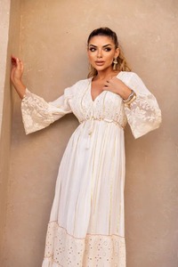 Vibrante Vestido de Playa de Rayón con Estampado Tie-Dye para Mujer, Vestido Largo de Diseñador para Fiestas y Ocasiones Especiales, Vestido Largo con Cuello en V - Product Image 3