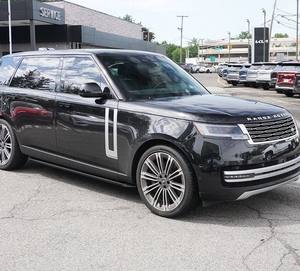 Bajo kilometraje 2024 Land Rover Range Rover P530 Autobiography LWB AWD con ruedas de aleación Asientos de cuero Navegación Asientos de tercera fila - Product Image 1