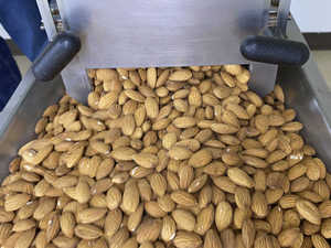 Amandes brutes saveur naturelle en vrac 500g Nouvelle Arrivée Décortiquées en sachets Prêtes à consommer Snacks de fruits secs pour le Nouvel An En promotion - Product Image 6