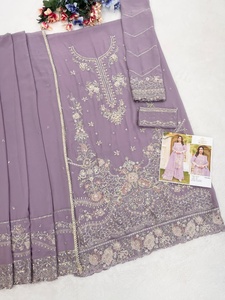 Costume pakistanais en georgette de renard de qualité exceptionnelle, costume salwar brodé pour mariage et soirée, disponible au prix d'usine - Product Image 3