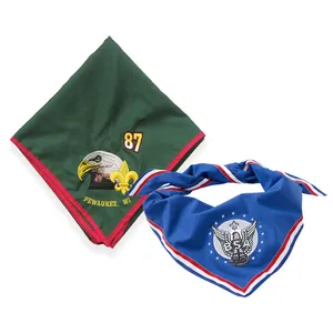 Broderie personnalisée logo garçon scout foulard