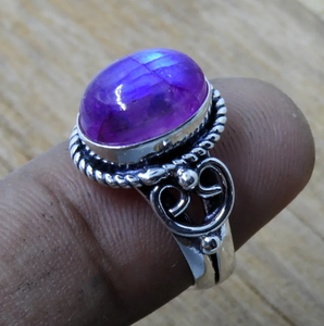 Anillo bohemio hecho a mano con piedra lunar arcoíris natural Anillo de plata de piedra lunar Rosa genuina Estilo lindo Joyería de piedra lunar auténtica - Product Image 3