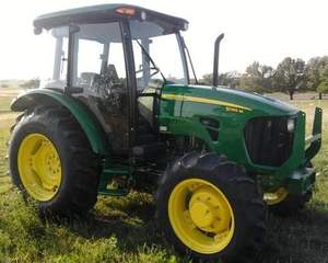 รถแทรกเตอร์ล้อ 4 ล้อ ยี่ห้อจอห์น เดียร์ รุ่น 6130R 120 แรงม้า มือสอง สภาพดี พร้อมห้องโดยสารและเครื่องยนต์  ขาย - Product Image 5