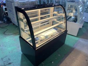 Enfriador de Pasteles Cuadrado en Ángulo Recto Blanco de 1.2 m RTK para Uso en Cafeterías y Panaderías - Product Image 3