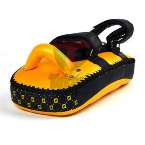 Takeshi Fight Gear 2025 Haute Qualité Professionnel Hommes Muay Thai Kick Boxing Pads Premium Leather Boxing Gear Personnalisable - Product Image 4