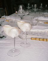 Gobelet à vin de luxe en coquillage, coupe en coquille de conque pour une décoration élégante de mariage et de fête