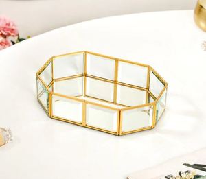 Bols décoratifs en métal doré, plateaux et plateaux en verre et métal en laiton - Product Image 1