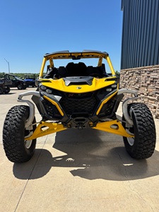 UTV Amarillo de 800cc 4X4 Automático con Alta Distancia al Suelo, Motor de 4 Tiempos, Certificado EEC, Gasolina/Diésel, Bloqueo de Diferencial para Uso Todoterreno - Product Image 1