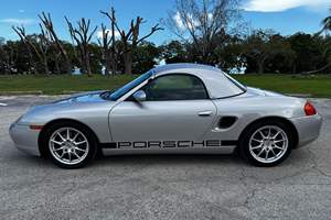 Porsche Boxster 1998 Usado, Sin Reserva, Transmisión Manual de 5 Velocidades, Techo Rígido de Fábrica, Color Plata Ártico Metalizado - Product Image 2