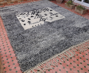 พรมขนสัตว์แบบโมรอคโค่ทันสมัยดีไซน์พิเศษขนฟูสีดำและสีขาวผ้าทอมือสำหรับห้องนั่งเล่น - Product Image 4