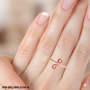 Bracelet ouvert en laiton minimaliste fait à la main, fil en spirale réglable, bracelet moderne artisanal, cadeau pour elle - Product Image 4