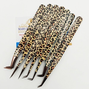 Pince à épiler pour extensions de cils à imprimé guépard, durable, antistatique, précision en acier inoxydable avec pointe lisse - Product Image 2