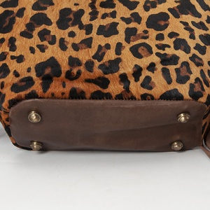   Bolso Bandolera de Cuero de Vaca Tallado a Mano con Flecos, Estilo Vaquero Occidental - Product Image 3