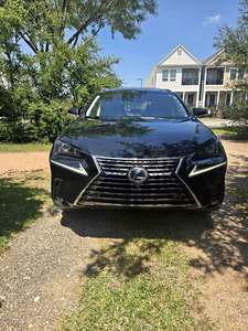 Lexu-s NX 300 Sport Utility 4D d'occasion propre, année 2020 - Product Image 2