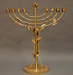 Menorahs en métal festives pour l'achat en gros magnifiquement conçues, parfaites pour décorer les maisons et les religieux par décor impex - Product Image 2
