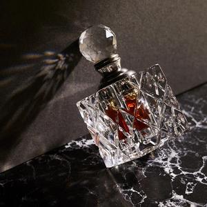 La esencia de la Elegancia: el calor del aceite natural Oud - Product Image 6