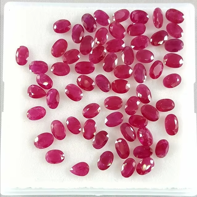 สีชมพูแดง