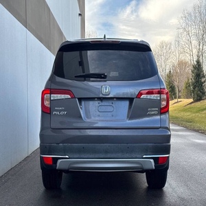 Honda Pilot Touring 2019 d'occasion en excellent état avec sièges de capitaine arrière - Product Image 3