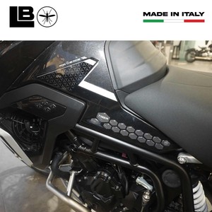 Adesivi 3D di Protezione Laterale per Moto Compatibili con Triumph Tiger 900 2024-2025 - Product Image 4
