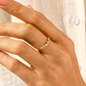 El más nuevo diseño Simple de alta calidad de diamante Natural anillo de pequeña Daisy flor anillo Popular clásico Simple anillo para ella - Product Image 5