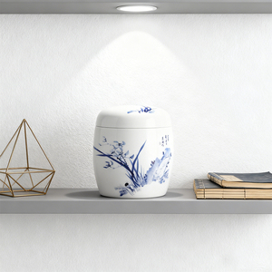 Petite urne funéraire en céramique bleue et blanche, écologique, durable, pour cendres de crémation - Product Image 3