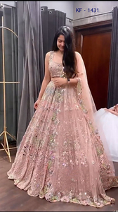 Lehenga de créateur Bollywood en fausse fourrure lourde et géorgette 9MM, avec dupatta réversible, pour mariage - Product Image 2