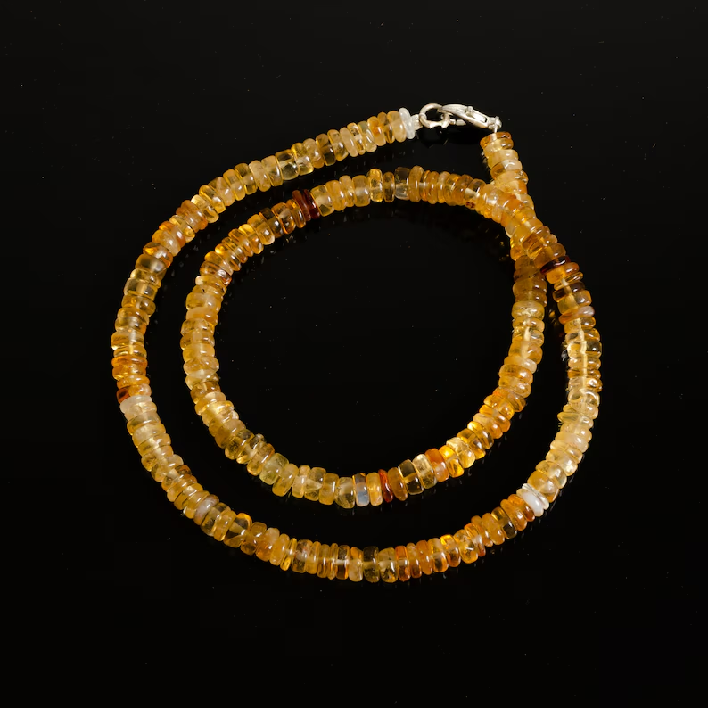 สีเหลือง