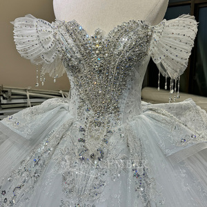 Vestido de Novia OY018 Princesa con Encaje, Apliques de Cristal, Manga Larga, Cola Capilla, Largo hasta el Suelo, Estilo Imperio - Product Image 5