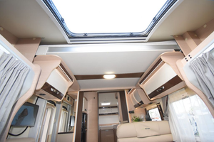 Autocaravana de Lujo Forster T 738 EB Usada a Bajo Precio, Ideal para Acampar en Dubái - Product Image 4