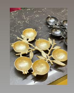 Bol de service élégant en aluminium moulé pour la présentation sur la table à manger, avec une construction métallique robuste et une finition décorative. - Product Image 2