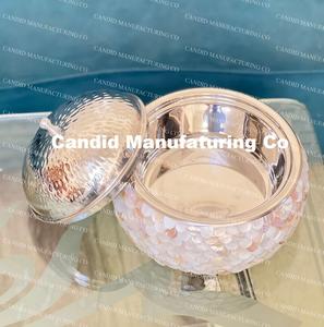 Casseroles en acier inoxydable avec nacre blanche artisanale, présentation élégante pour les repas, métal durable, couvercle en acier inoxydable élégant - Product Image 6