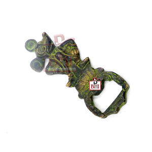 Ouvre-bouteille en laiton Accessoires de bar uniques Ouvre-bouteille en laiton Fixation murale "RAT" (110mm) - Product Image 4
