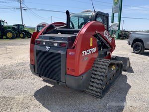 รถตักล้อยาง CASE TV370B CTL CAB ปี 2023  715 ชั่วโมงทำงาน  สายพานยางสภาพดี 75%  จอยสติ๊กไฟฟ้า  บุ้งกี๋ไฟฟ้า  ระบบควิกแล็ค  ช่องต่อไฮดรอลิกเสริม - Product Image 4