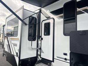 Nouvelles caravanes de voyage Keystone C-a-r-b-o-n 368 2026, adaptées à la vente en gros - Product Image 3