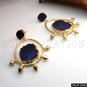 Bijoux pour femme faits à la main en plaqué or, conception élégante en émail de boucles d'oreilles pendantes - Product Image 2