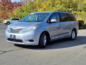 CLEAN USED 2016 TO-YO-TAS Sienna LE 5-Passenger Mini-Van 4dr Disponible à la vente - Product Image 2