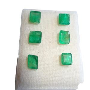 มรกตทรงไข่มรกตธรรมชาติคุณภาพดีมากสีเขียวขนาดผสมที่ได้รับการรับรองโดย IGI - Product Image 1