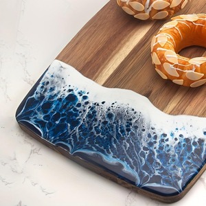 Planche à découper en bois de résine unique Accessoire de cuisine accrocheur pour la présentation des aliments Planche à fromage à vendre - Product Image 5