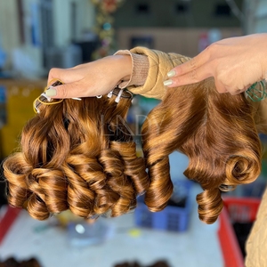 Prix de gros Ensemble d'extensions de cheveux rebondissants avec fermeture, couleur personnalisée à partir de vrais cheveux humains - Product Image 2