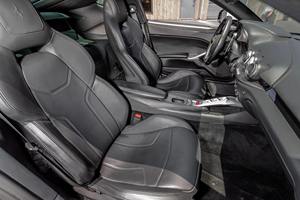 Auto Deportivo 2023 F12 8L, Gasolina de Aspiración Natural, Automático, 400 CV, 6 Bolsas de Aire, Techo Panorámico, Asientos de Cuero Oscuros, Manual/Copiloto - Product Image 6