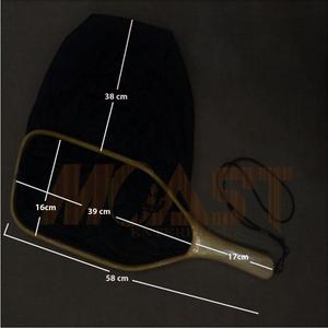 Pas cher Prix En Bois Pêche À La Mouche Truite Épuisette Avec Naylon Et Filet À Mailles Et Long Crochet Élastique De Suspension - Product Image 1