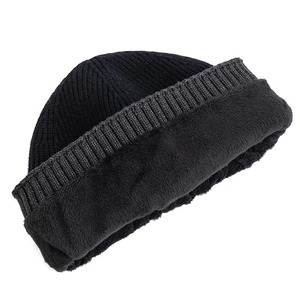 Chapeau d'hiver doublé en polaire, bonnet chaud élégant, bonnet en tricot doux pour hommes, épaissi pour le sport en plein air - Product Image 4