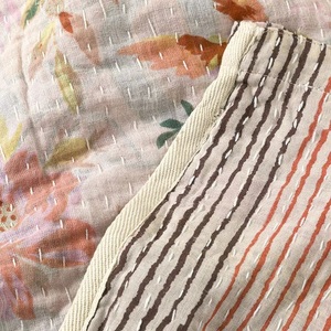 Vente en gros de sacs Kantha vintage faits à la main en coton matelassé, fourre-tout, sacs à main tendance - Product Image 3