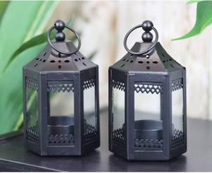 Farol Clásico de Metal Negro con Paneles de Vidrio, Anillo para Colgar, Luz LED Cálida, Ideal para Decoración del Hogar, Eventos y Regalos - Product Image 3